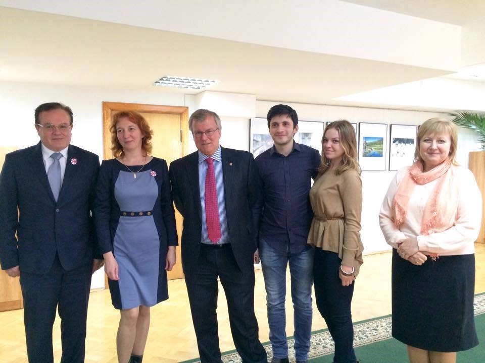 Зустріч із Надзвичайним і Повноважним Послом Великої Британії в Україні Саймоном Смітом (квітень 2015 року)