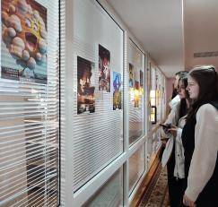 «Кожне слово, написане журналістами, має вплив на людей»: студенти відвідали XR-виставку