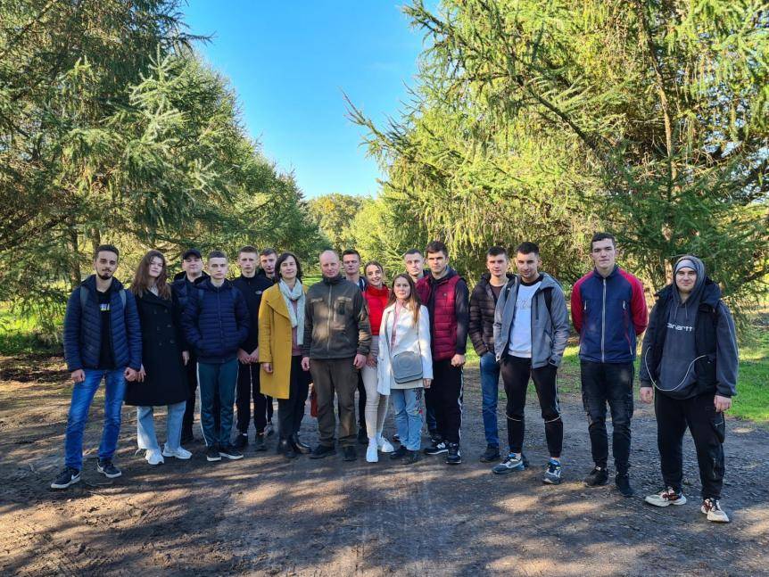 Студентам факультету біології та лісового господарства провели заняття на базі ДП «Волинський лісовий селекційно-насіннєвий центр»