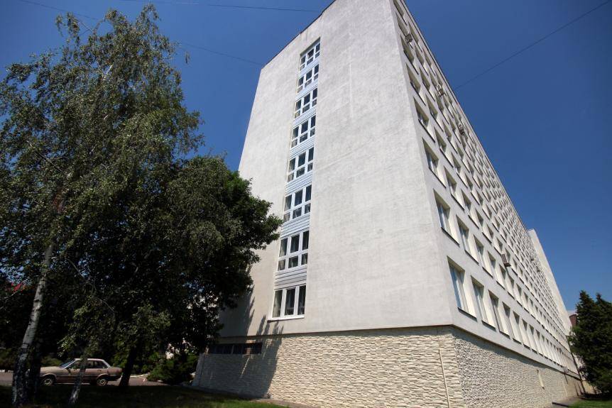 Університет оголосив закупівлю на капітальний ремонт покрівлі будівлі аудиторно-лабораторного корпусу № 2 на вулиці Банковій