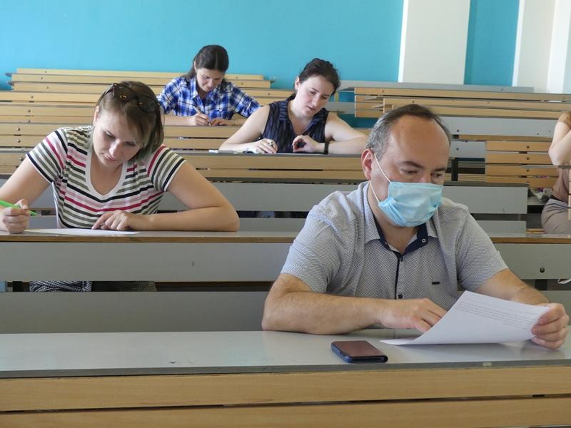 Preparations for Accepting International Students: Professors of EENU Took an English Exam